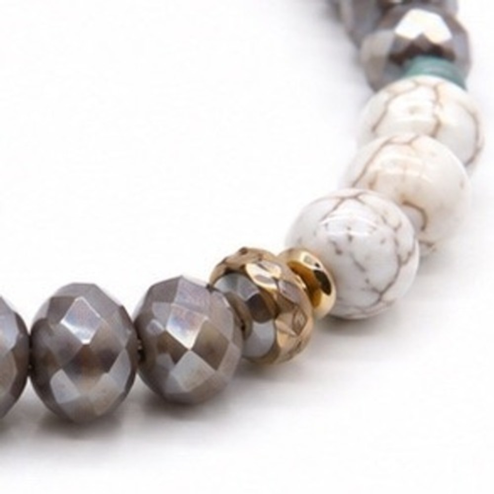Erimish Beaded Stretch Bracelet Faceted Grey White Marble Gold Tone Logo Charm - Picture 7 of 8